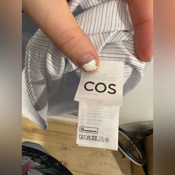 Like new- COS - half button up blouse - Size 8 - Picture 7 of 11